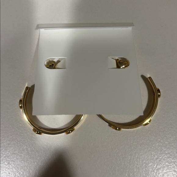 New never worn Tory Burch Icon Hoop Earrings - Picture 5 of 5